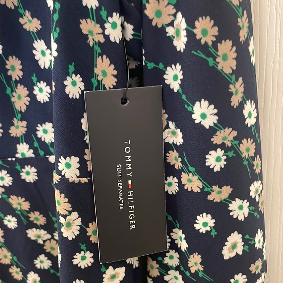 Tommy Hilfiger Blue and White Floral Notched Collar Blouse with Cuffed Sleeves - Picture 3 of 7